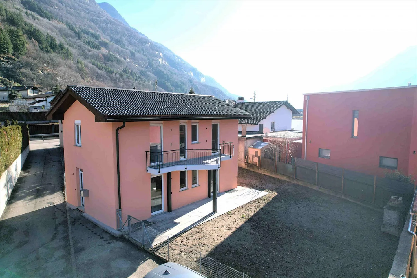 Completely renovated country house with beautiful flat garden - Photo 1 of 17