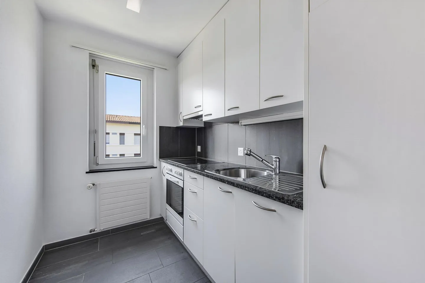 Grosszügige Wohnung in guter Lage - Foto 2 von 8