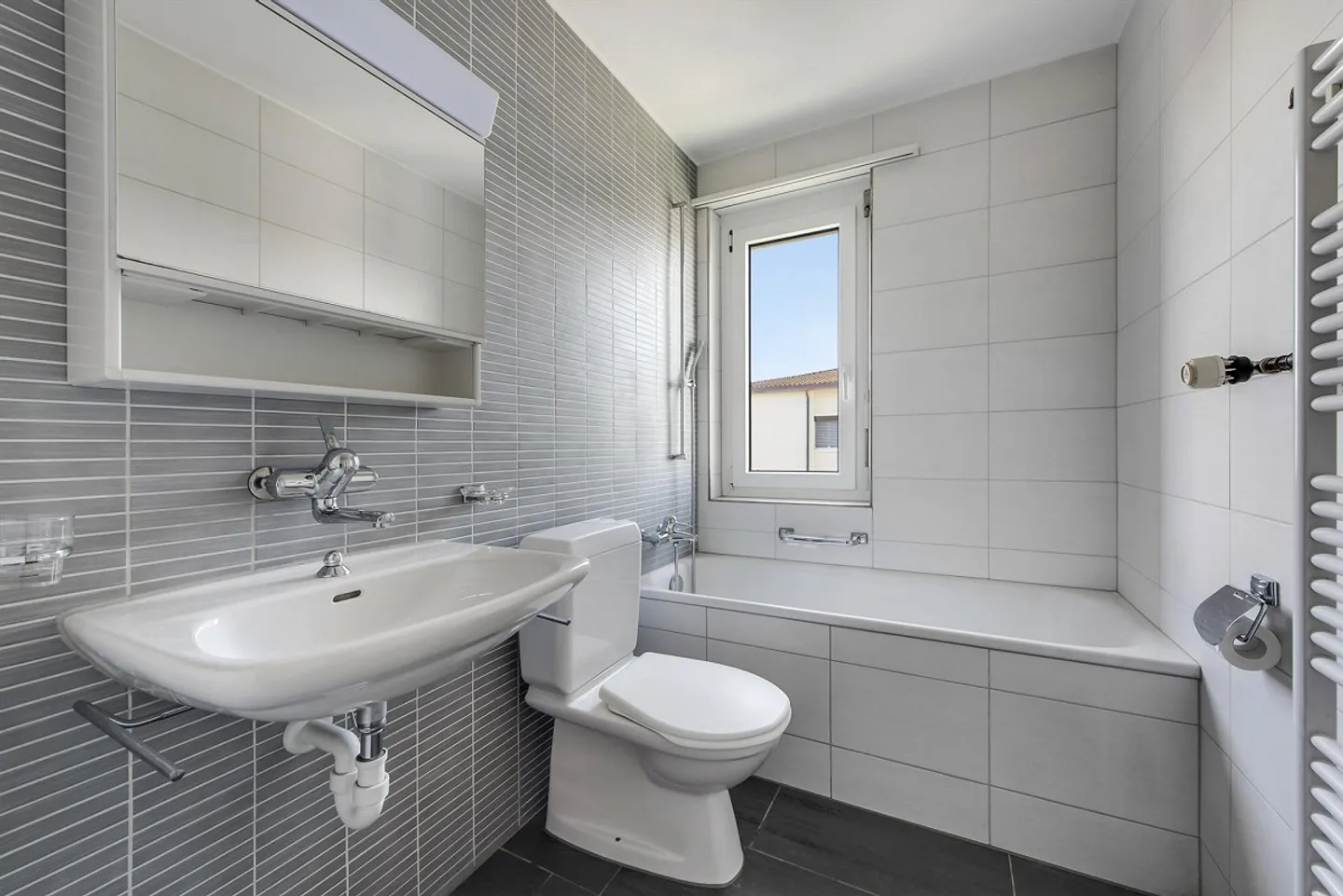 Grosszügige Wohnung in guter Lage - Foto 3 von 8