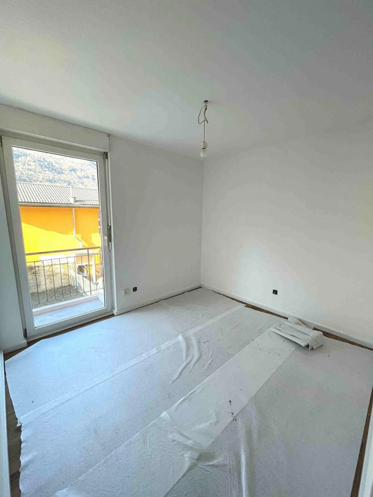 Completely renovated country house with beautiful flat garden - Photo 11 of 17