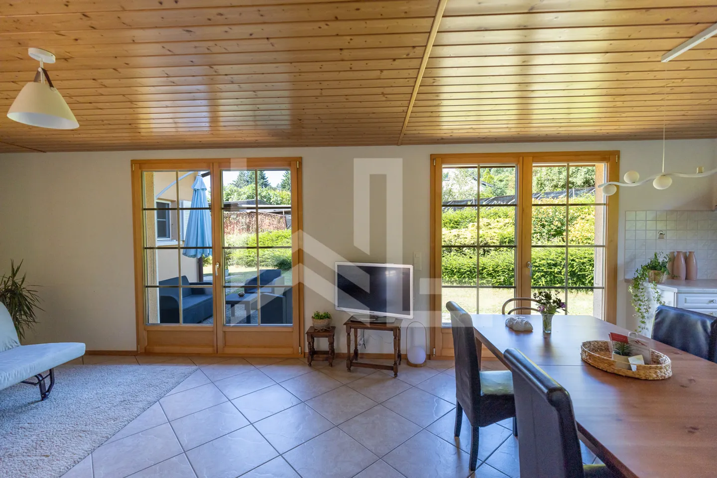 Villa affascinante vicino al centro città con appartamento indipendente - Foto 15 di 18