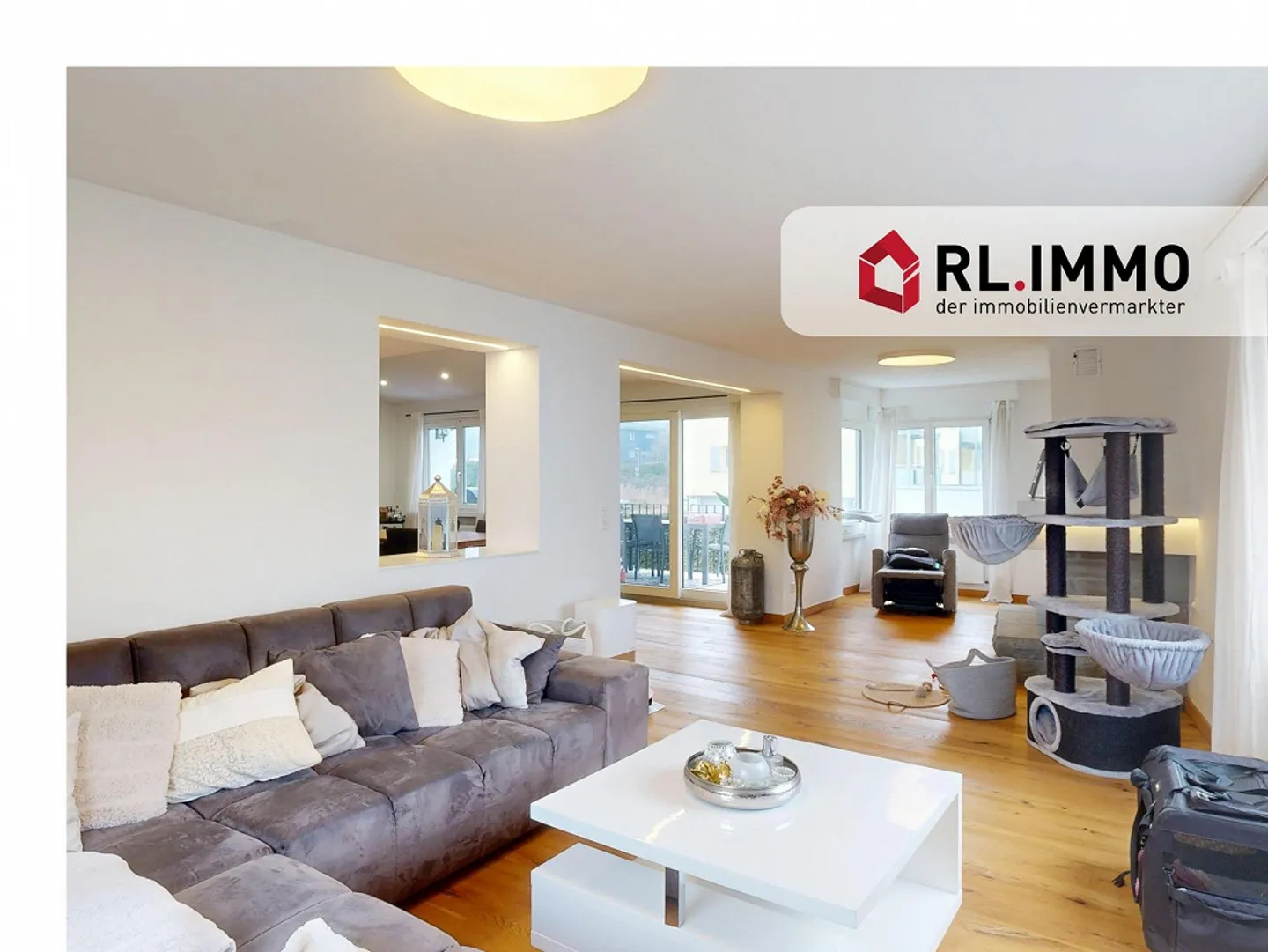 Casa bifamiliare di 6,5 stanze con giardino privato e studio - Foto 1 di 8