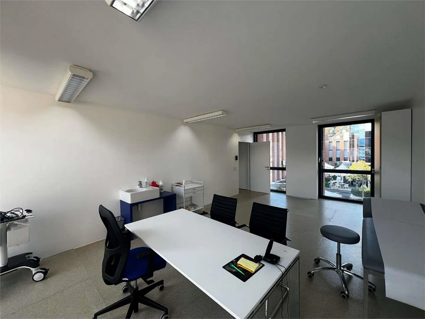 Rif. 2642 - World Trade Center, Agno - ufficio/studio medico in affitt - Foto 5 di 8