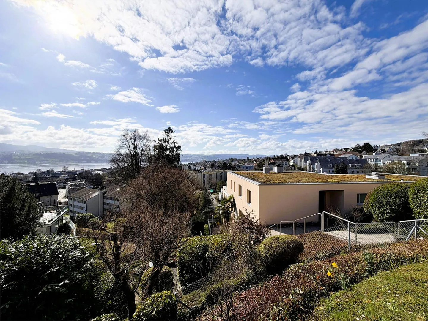 VISTA PANORAMICA - TRANQUILLA - SOLEGGIATA - ATTRATTIVA - Foto 1 di 14