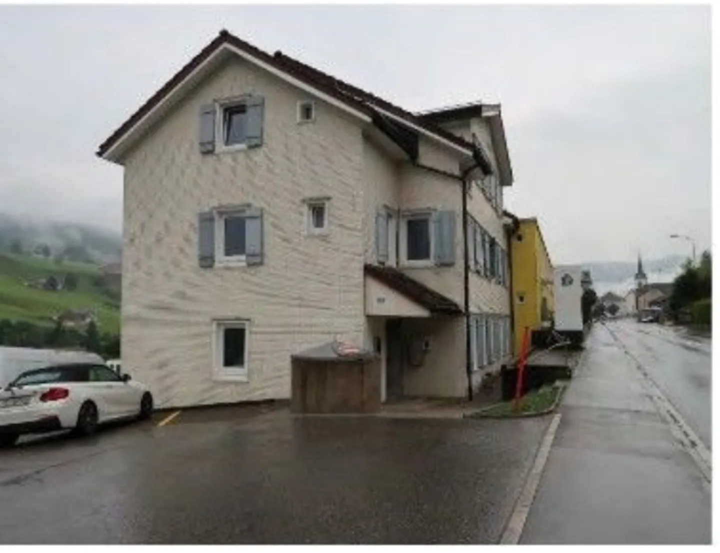 *Edificio residenziale e commerciale* - Foto 3 di 9