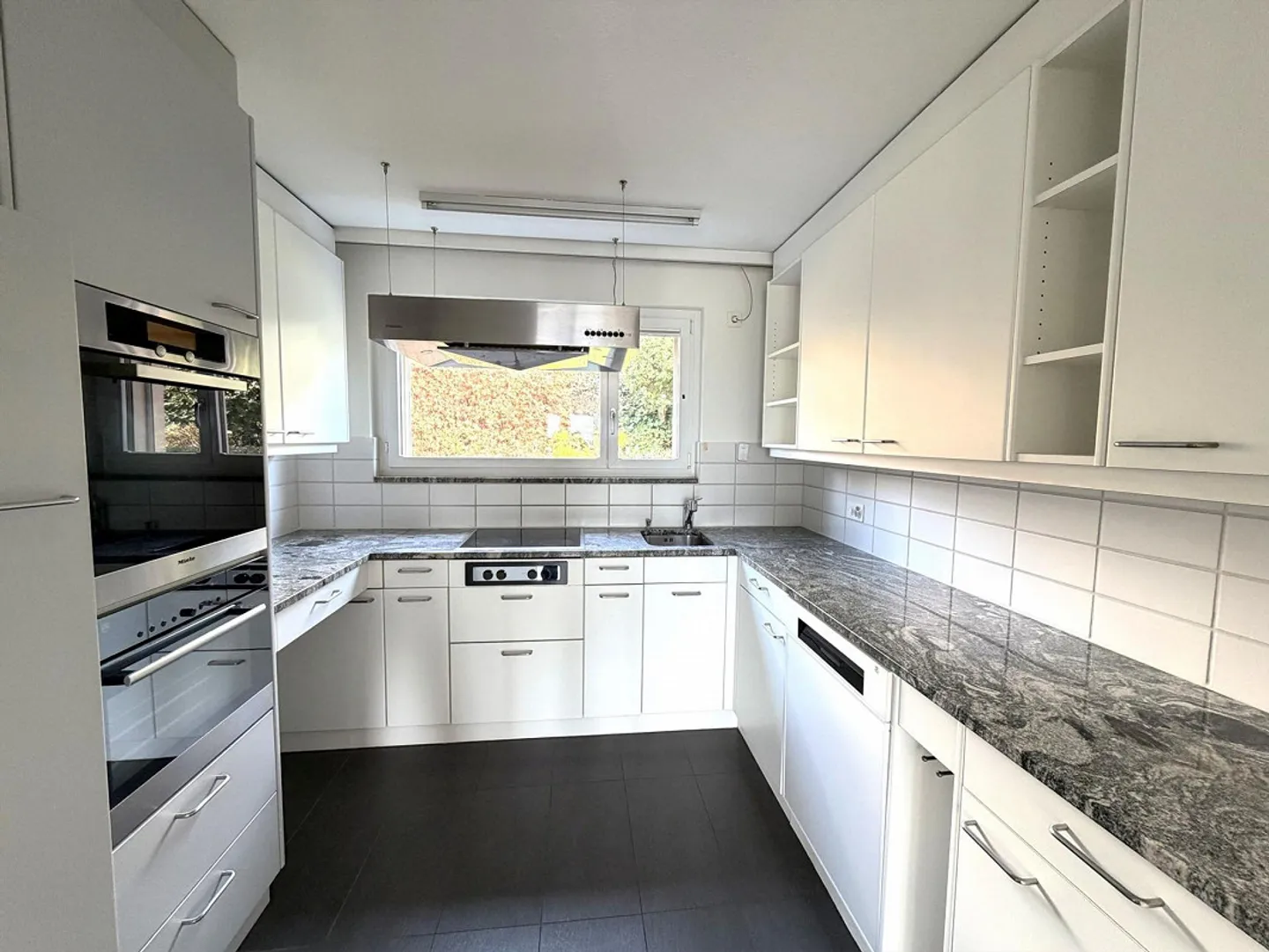 VISTA PANORAMICA - TRANQUILLA - SOLEGGIATA - ATTRATTIVA - Foto 8 di 14