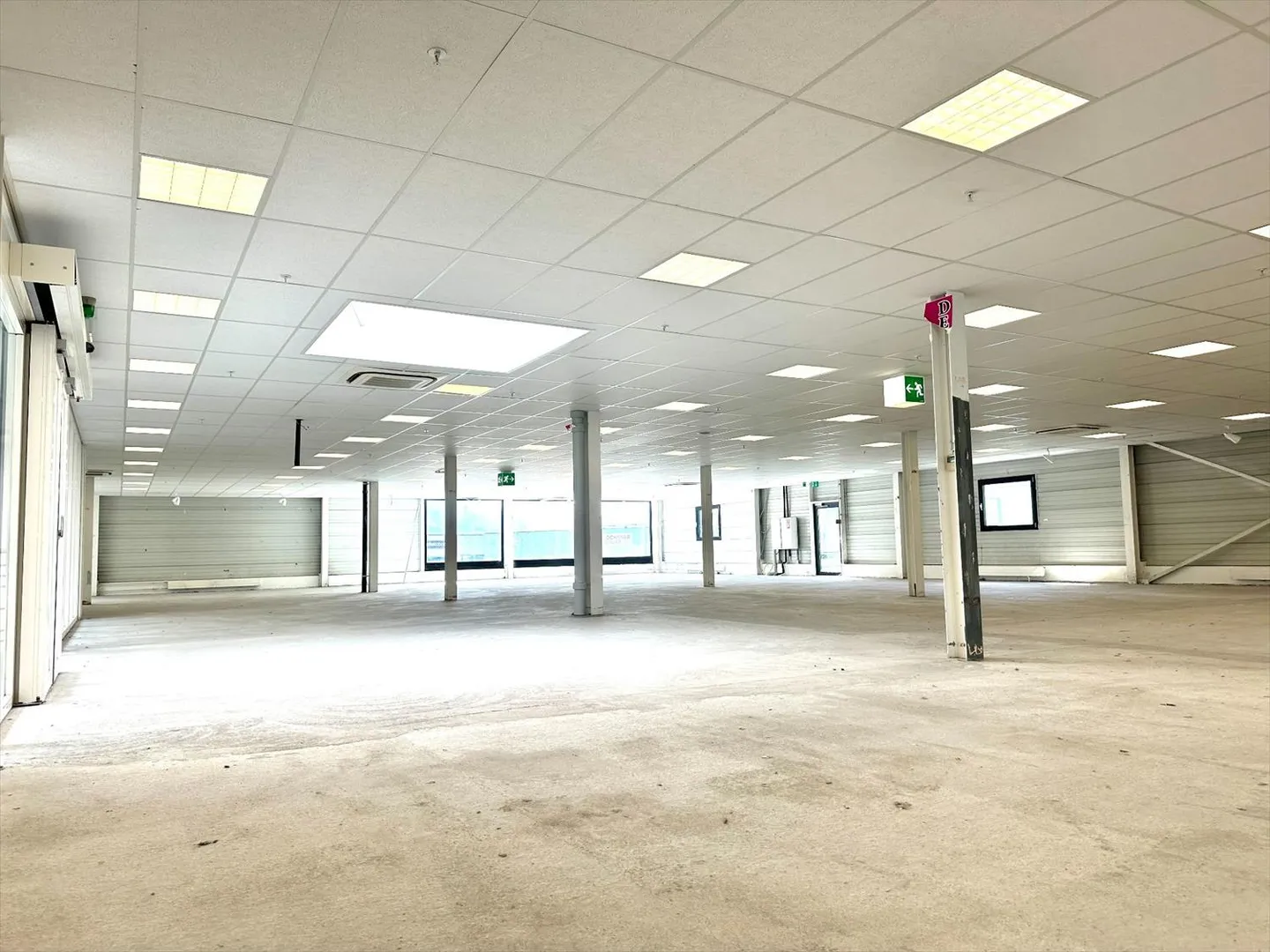 Espaces commerciaux bruts - modulables - Photo 4 sur 6