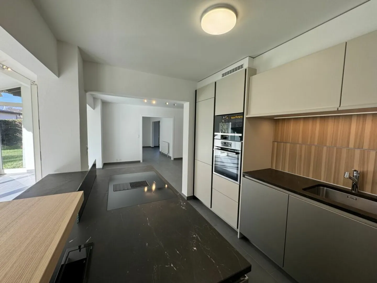 Villa individuelle avec 11 chambres - Photo 3 sur 15