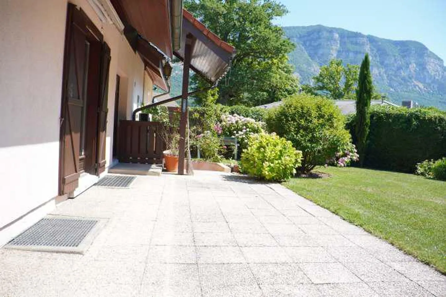 Villa Incantevole con Giardino - Foto 1 di 11