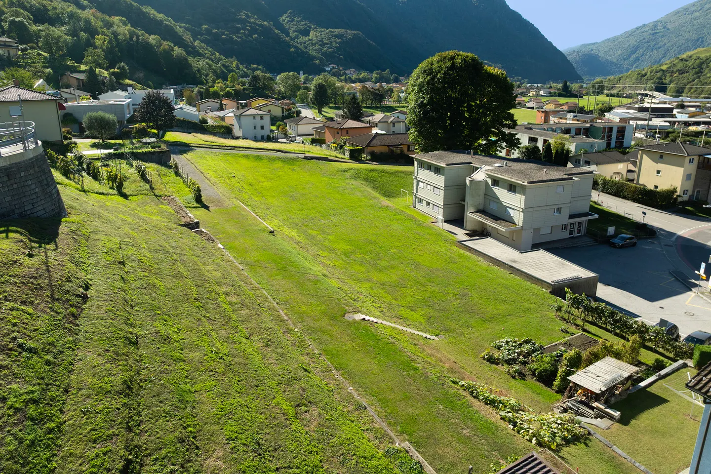 Großes Baugrundstück in sonniger und erhöhter Lage - Foto 6 von 7