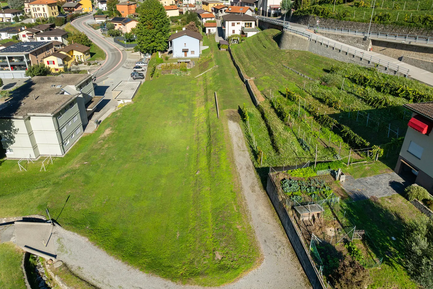 Großes Baugrundstück in sonniger und erhöhter Lage - Foto 7 von 7