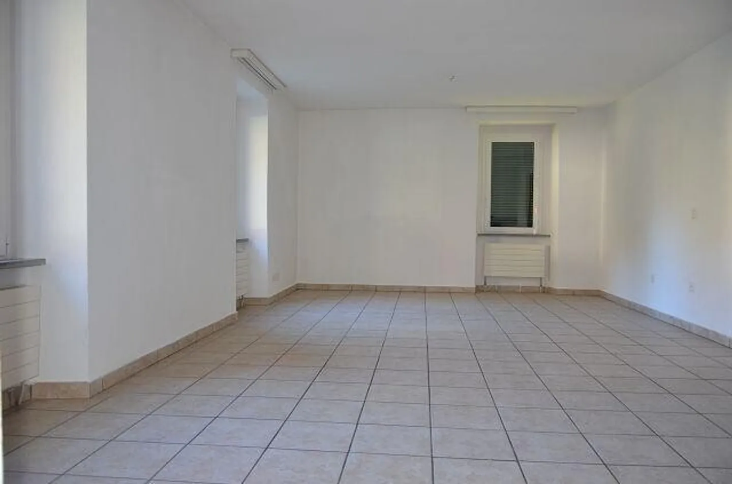 Semi-detached villa with large garden, terrace and large garage, sol... - Photo 9 of 13
