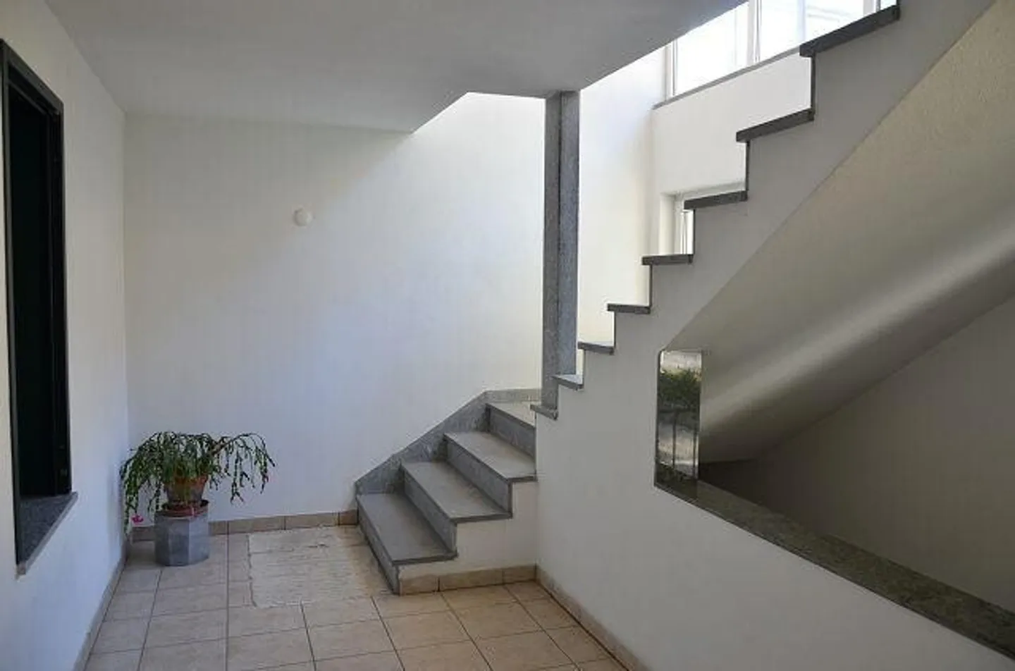 Semi-detached villa with large garden, terrace and large garage, sol... - Photo 7 of 13