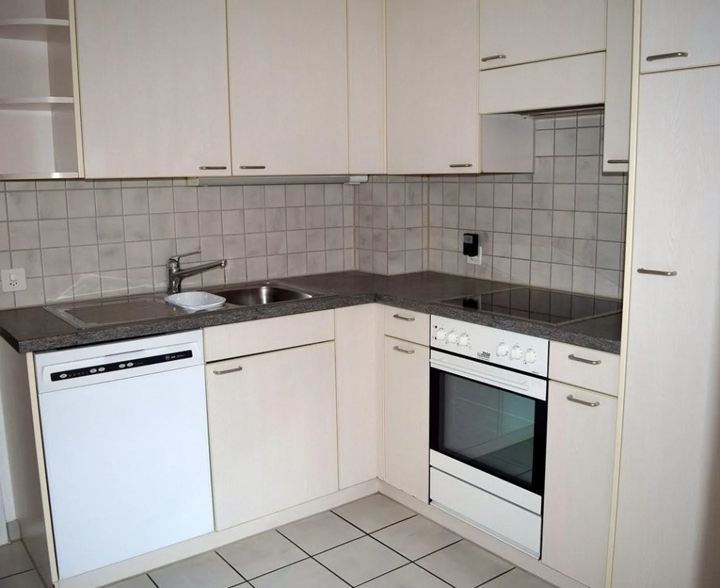 Charmante Wohnung in Rümlang - Foto 2 von 4