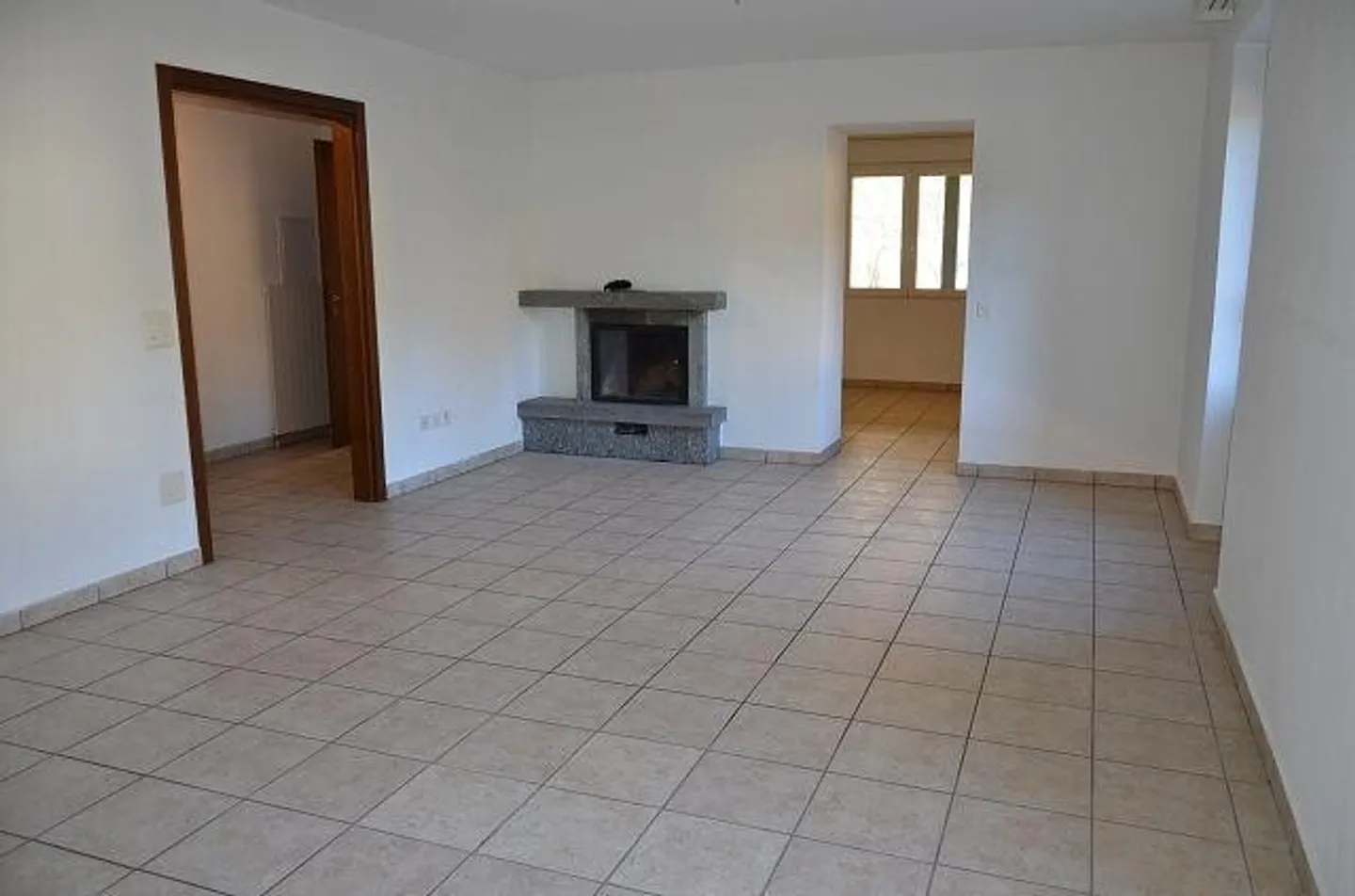 Semi-detached villa with large garden, terrace and large garage, sol... - Photo 10 of 13