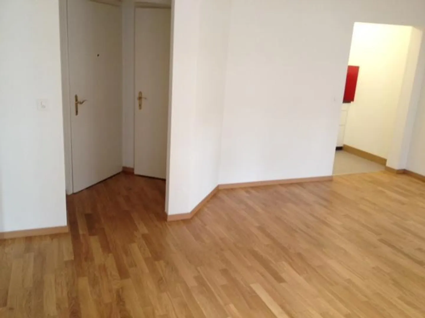 Stylish small apartment with charm - Photo 2 of 8