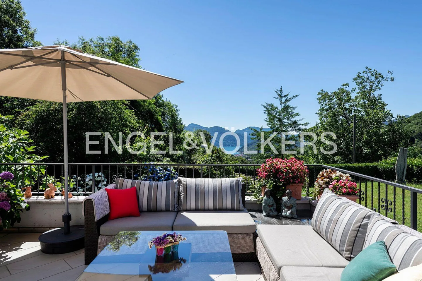 Classic Elegance in the Green - Photo 1 of 13