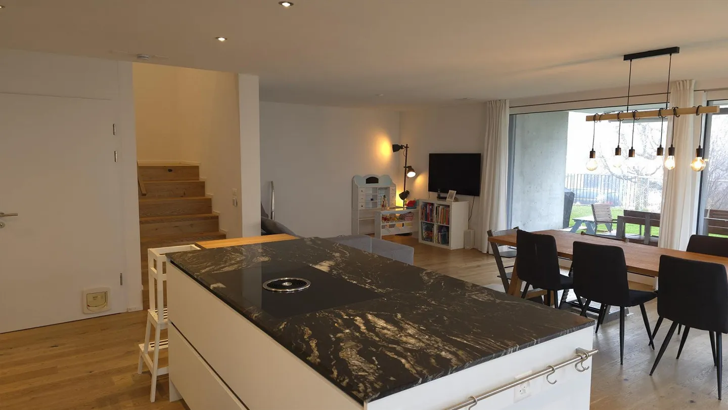 Casa bifamiliare di 6,5 stanze - Foto 2 di 16