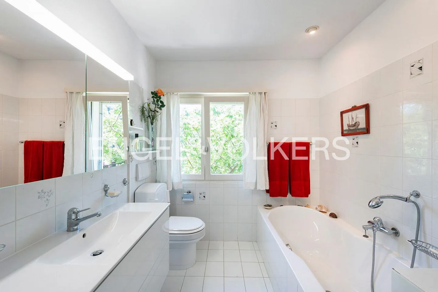 Classic Elegance in the Green - Photo 9 of 13