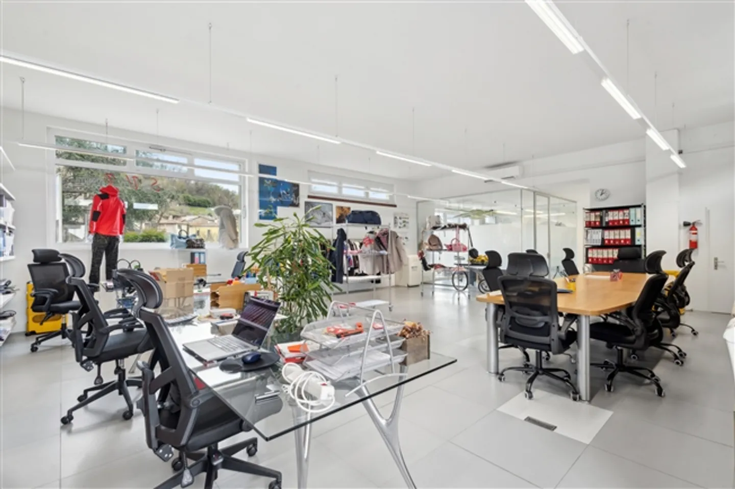 «Geschäftsgebäude» - Foto 2 von 13