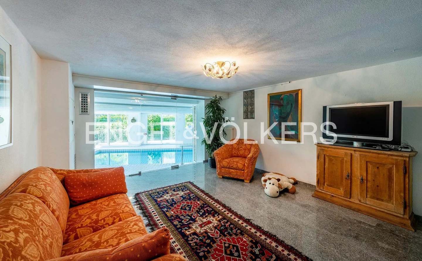 Classic Elegance in the Green - Photo 10 of 13