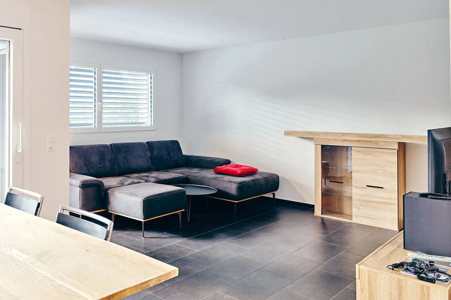 Charming 3.5 Room Apartment - Photo 2 of 6