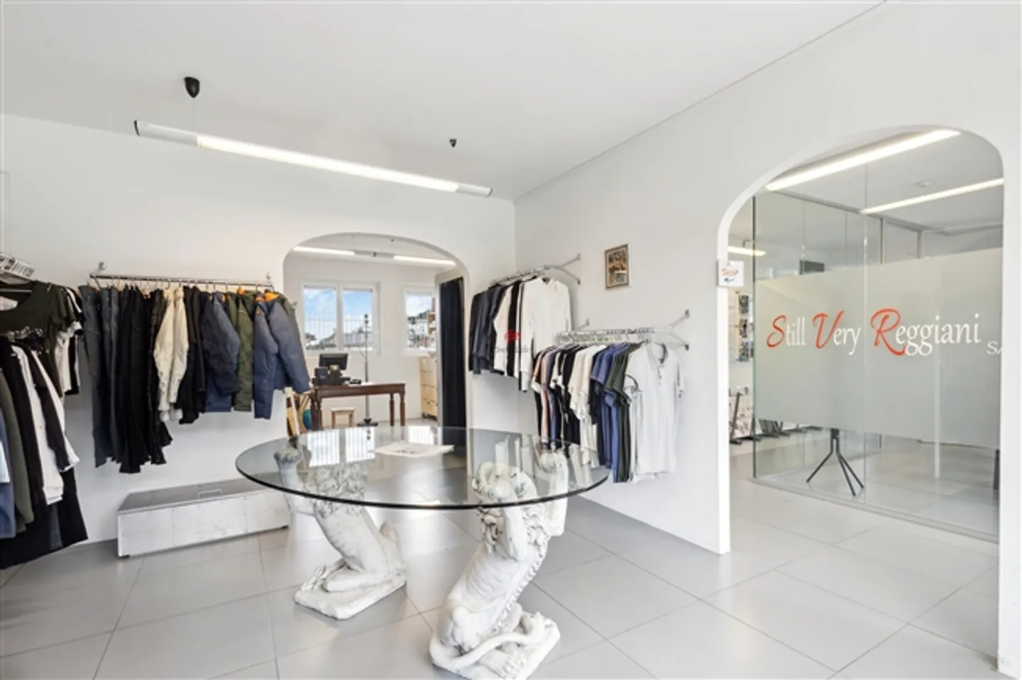 «Geschäftsgebäude» - Foto 5 von 13