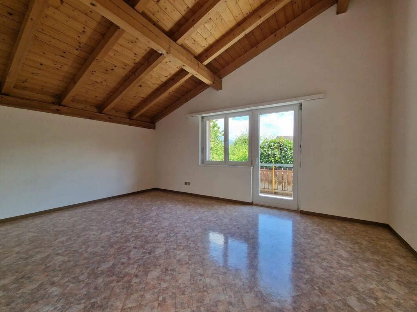 Ampia casa unifamiliare di 6,5 stanze con molto spazio esterno - Foto 11 di 16