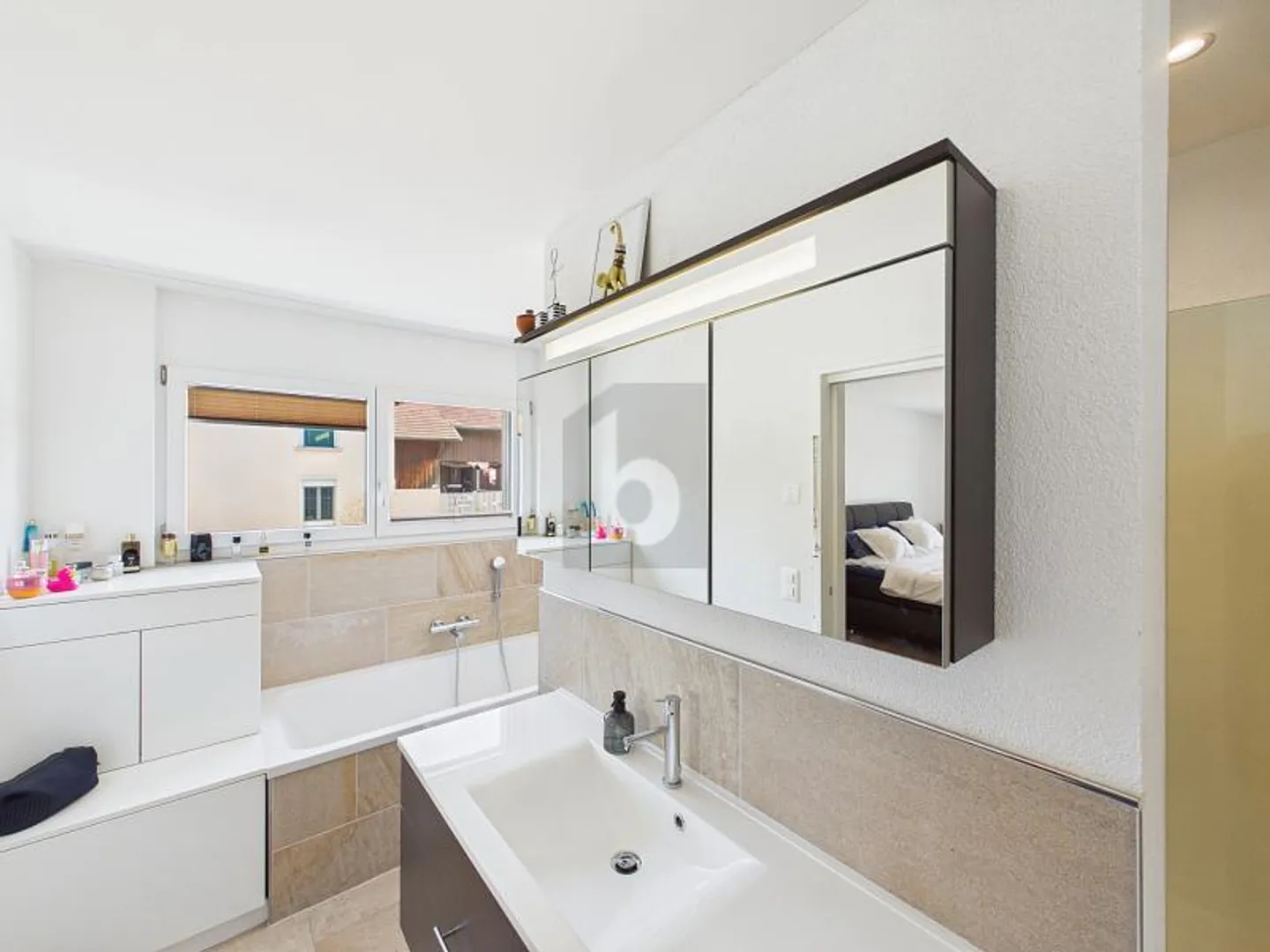 Appartement moderne avec vue verte - Photo 4 sur 6