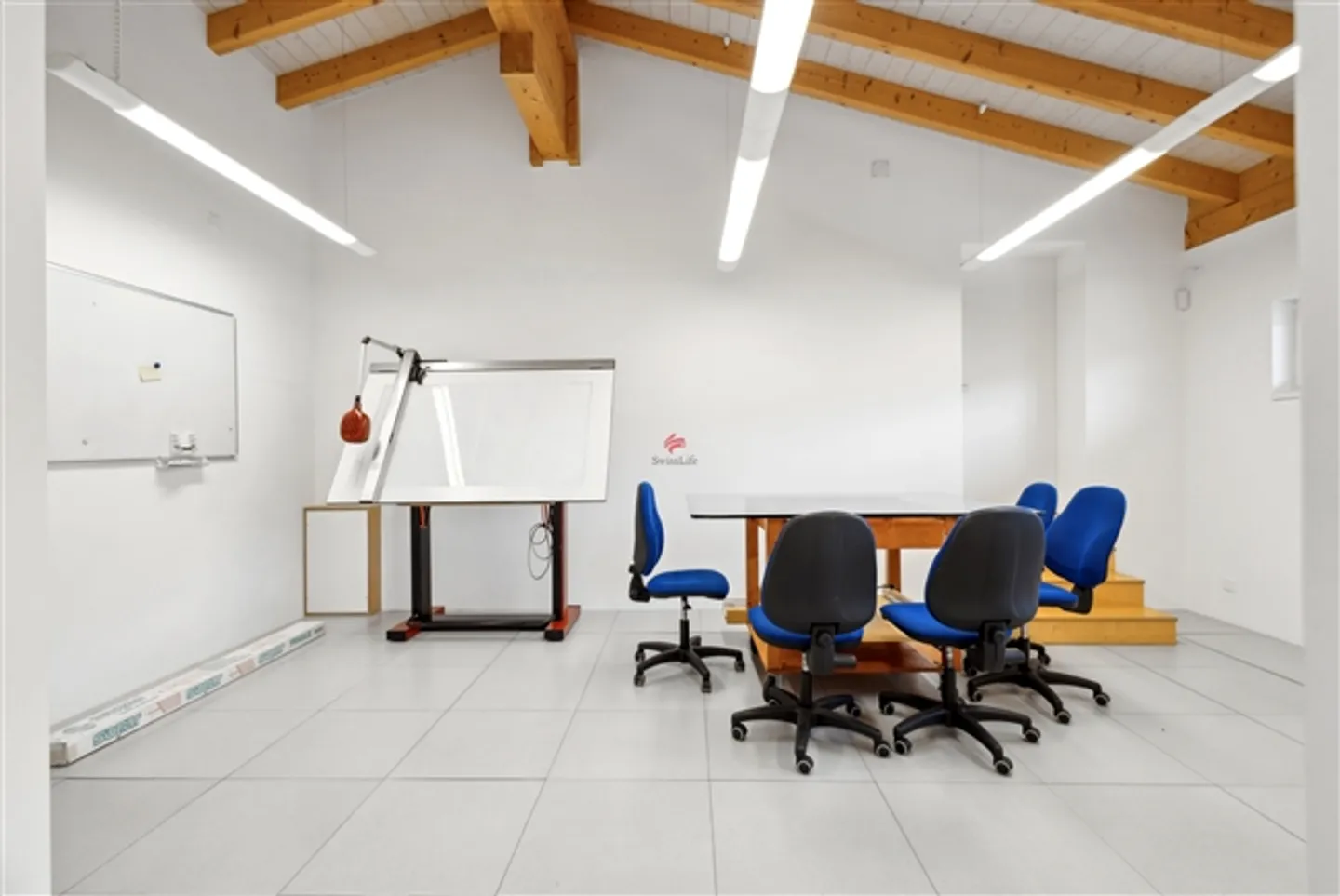 «Geschäftsgebäude» - Foto 6 von 13