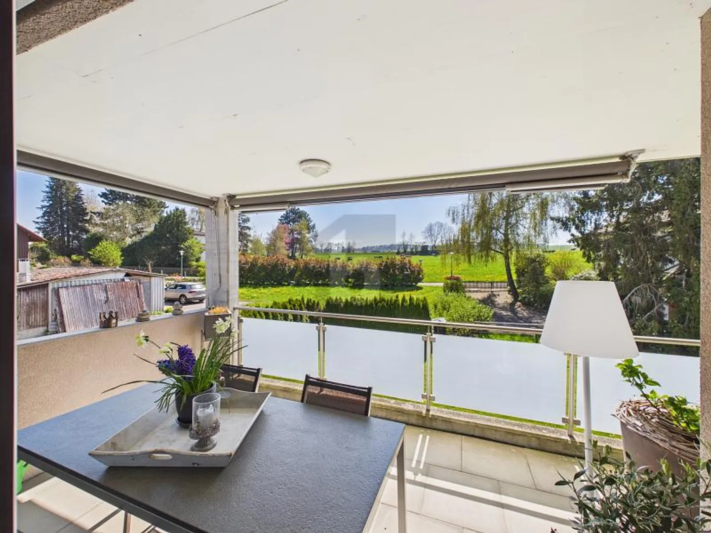 Appartement moderne avec vue verte - Photo 2 sur 6