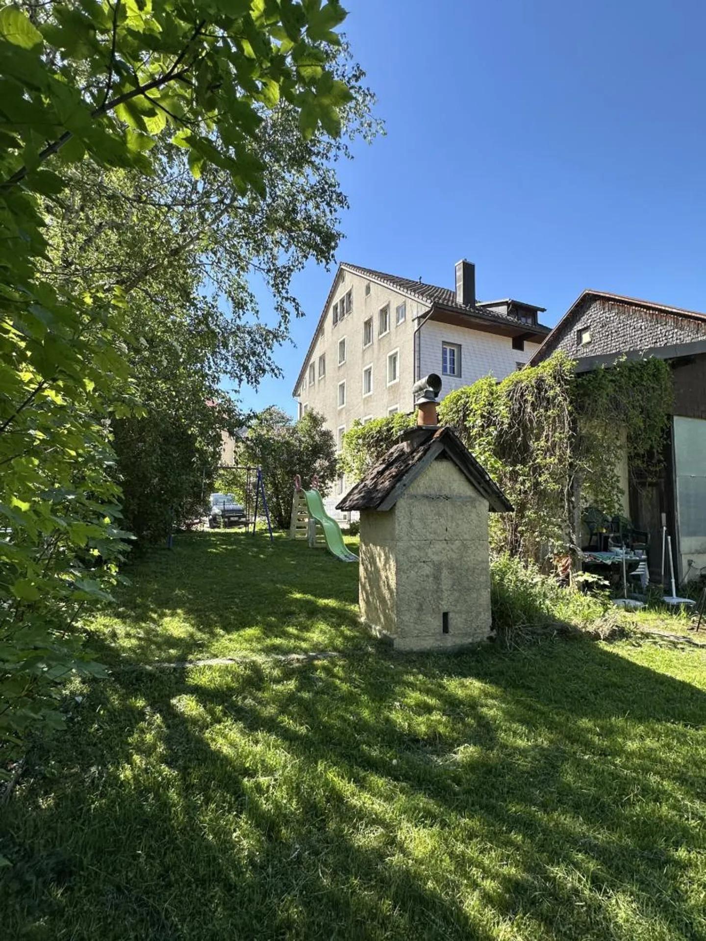 Wohngebäude - Foto 1 von 14