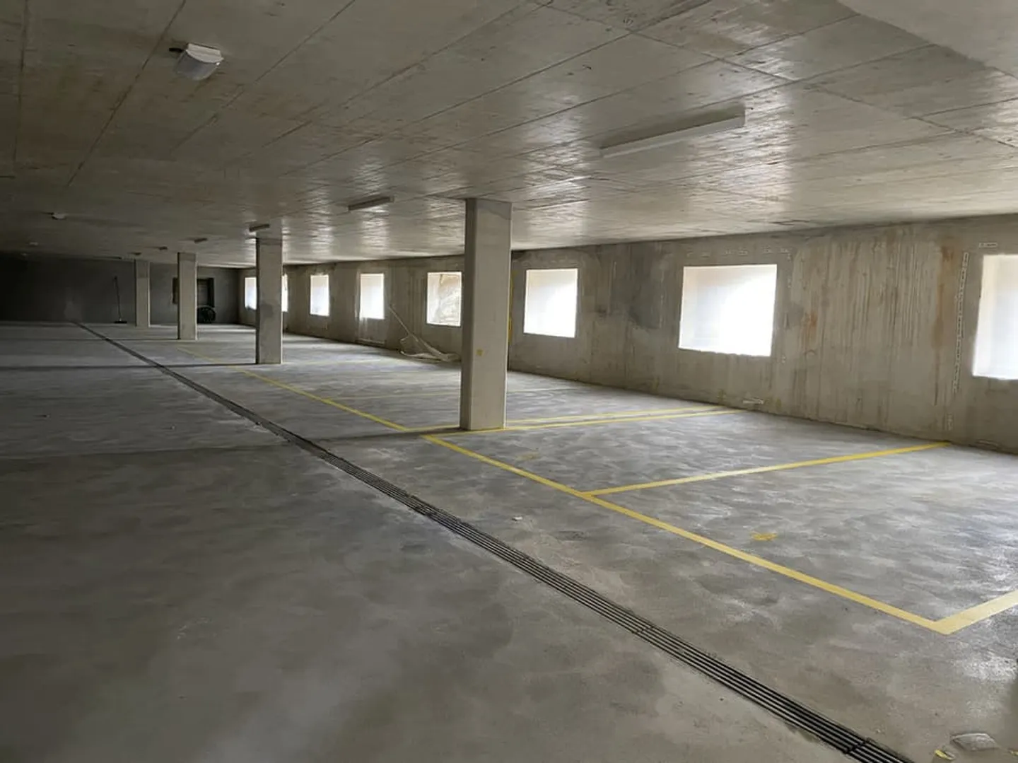 Indoor parking space number 8 - Photo 1 of 3