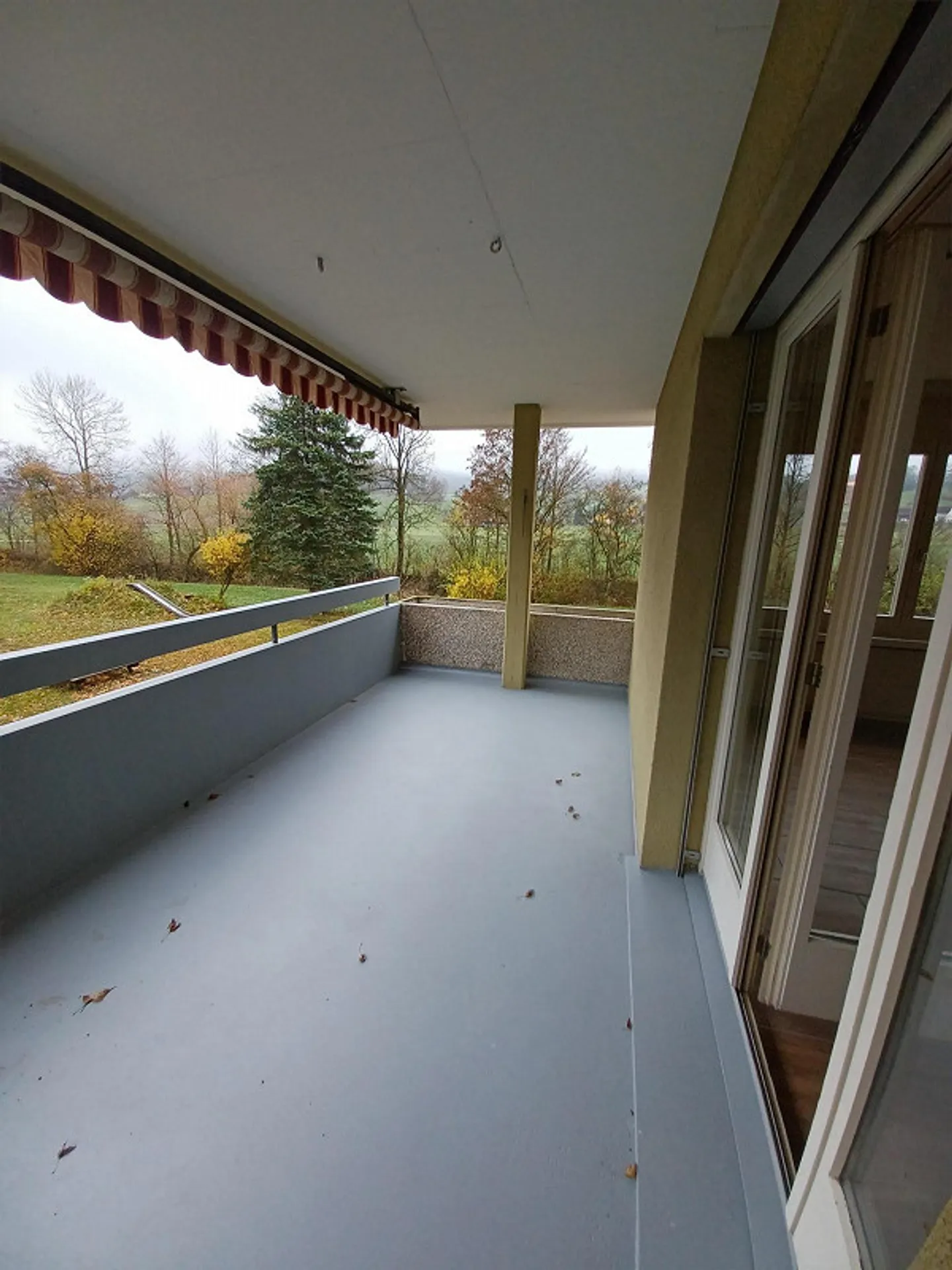 BRIGHT AND SUNNY 4-ROOM APARTMENT WITH LARGE AND COVERED BALCONY - Photo 7 of 8