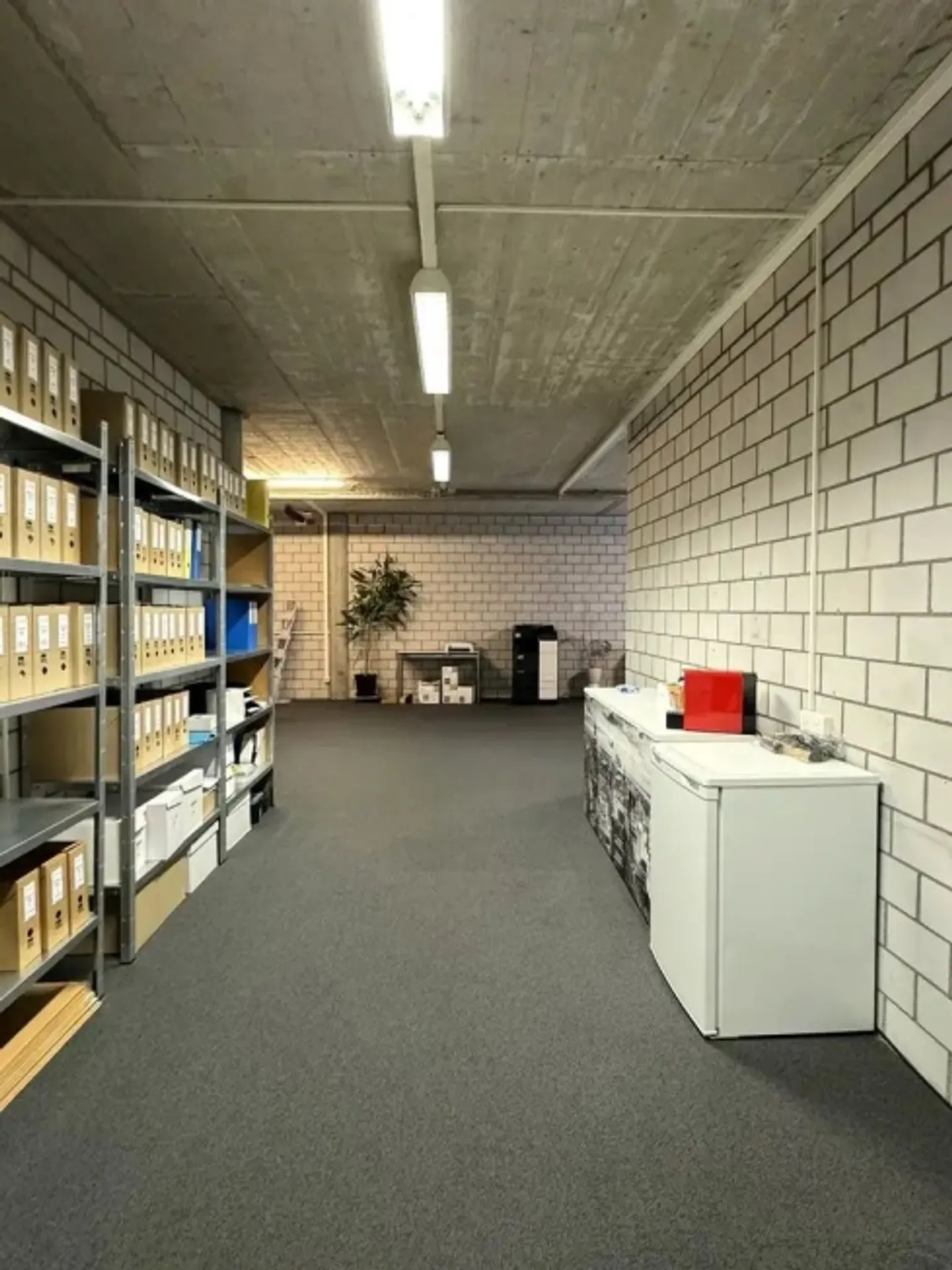 Office space for rent - Photo 5 of 8