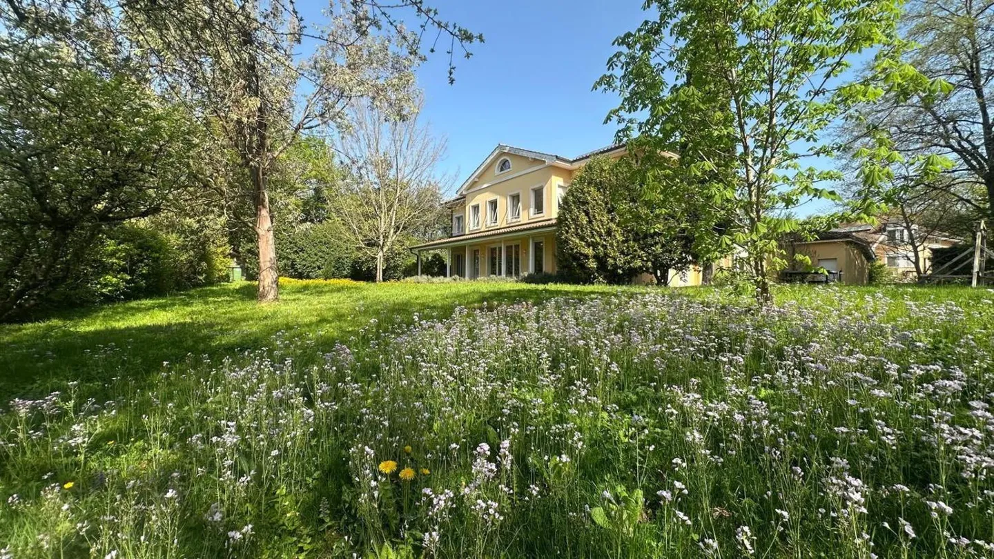 Cocoon of serenity in the heart of Vandoeuvres? Elegance, volumes, and absolute intimacy - Photo 1 of 10