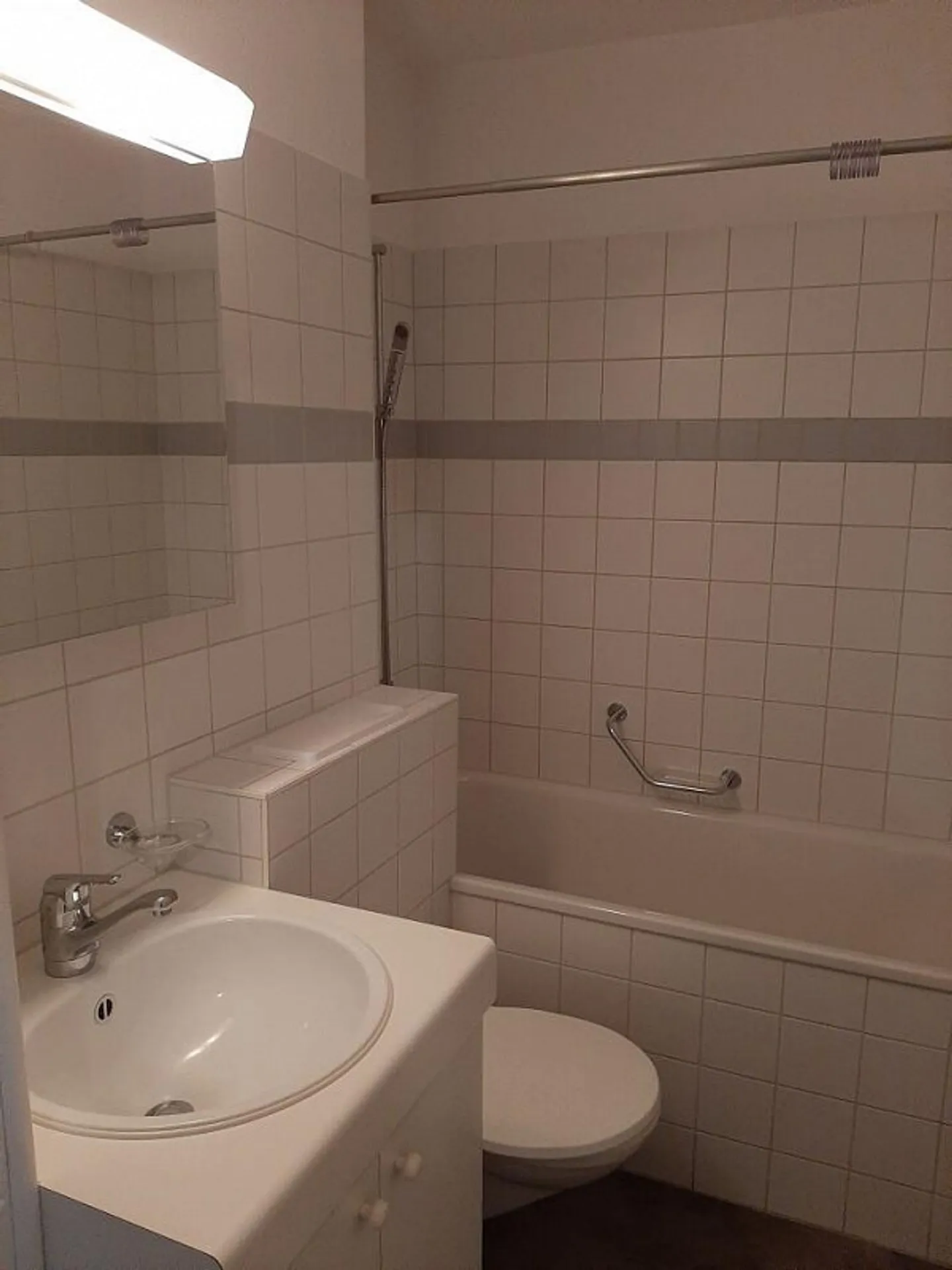 Central 2-room apartment for rent - Photo 3 of 6