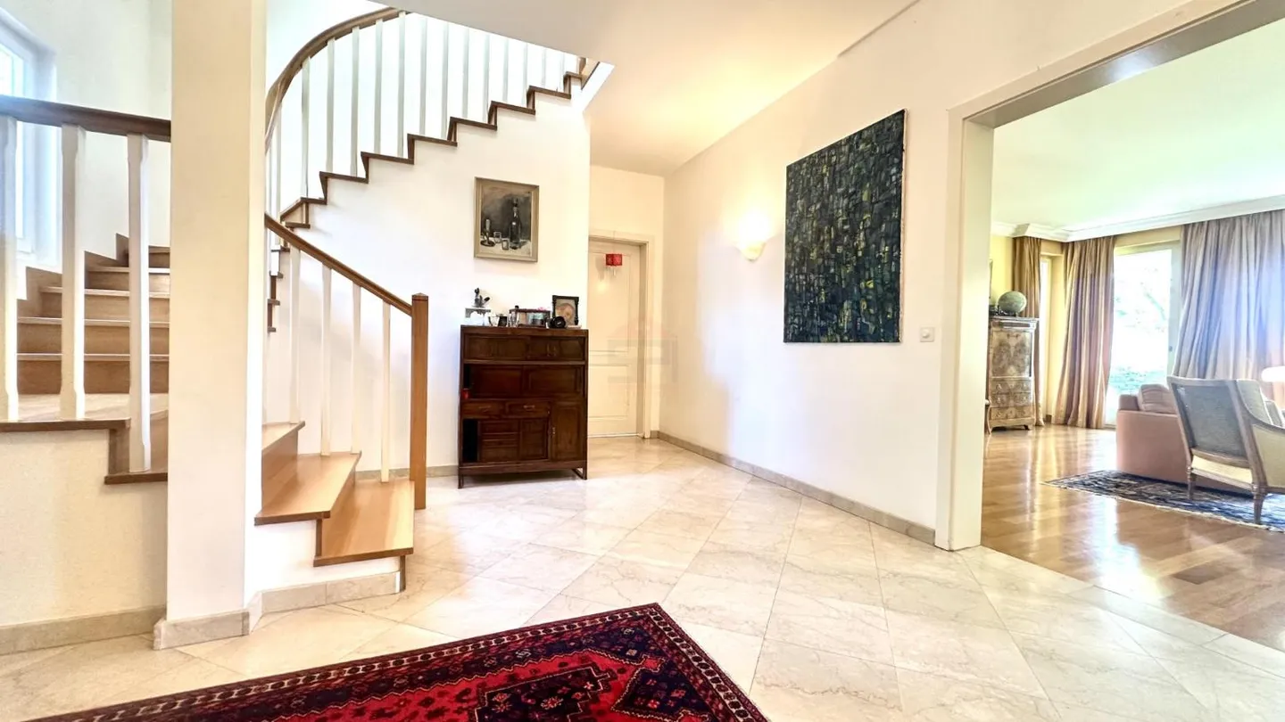 Cocoon of serenity in the heart of Vandoeuvres? Elegance, volumes, and absolute intimacy - Photo 3 of 10