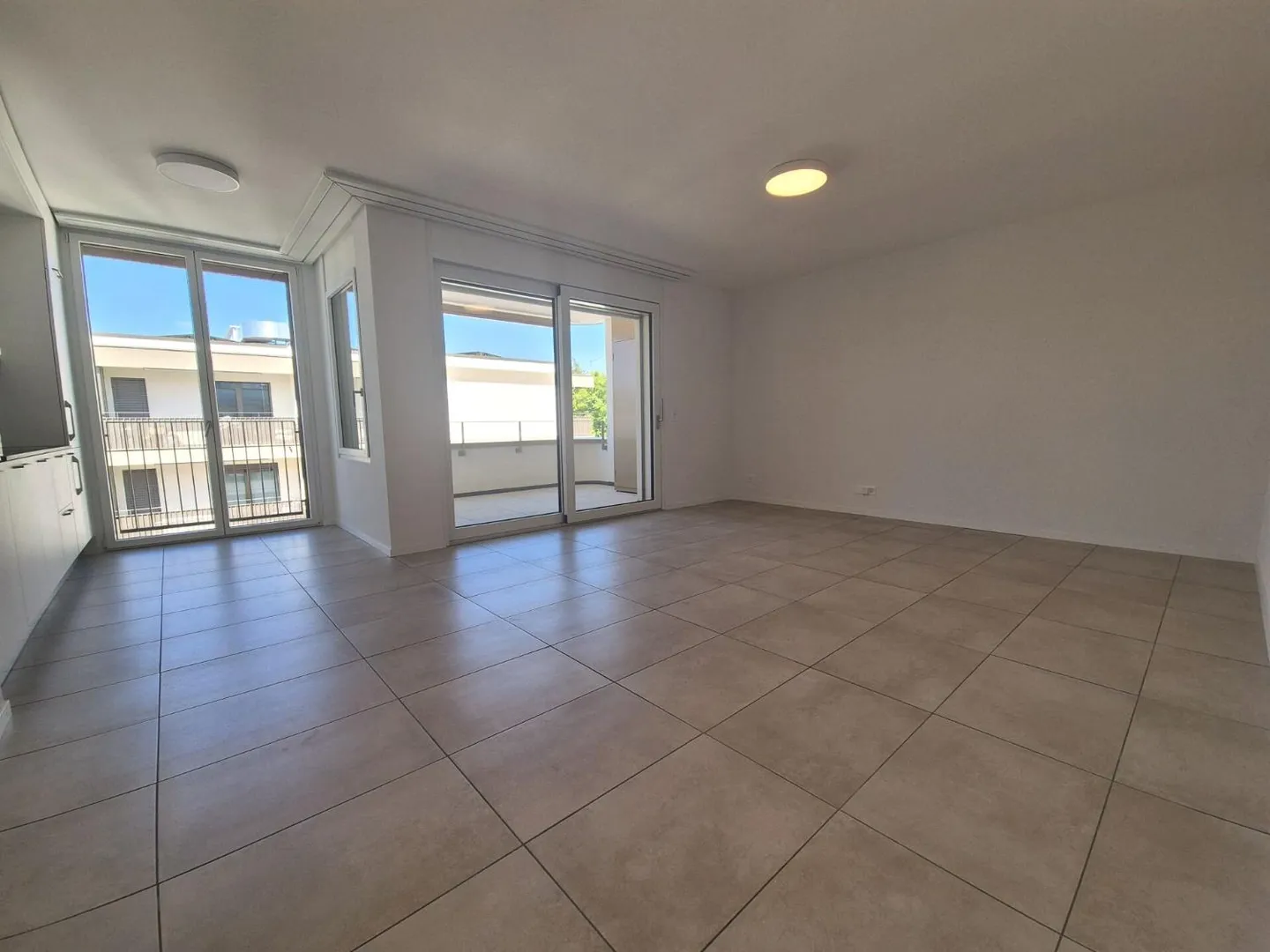 Modernes 2.5-Zimmer-Appartement - Foto 2 von 8