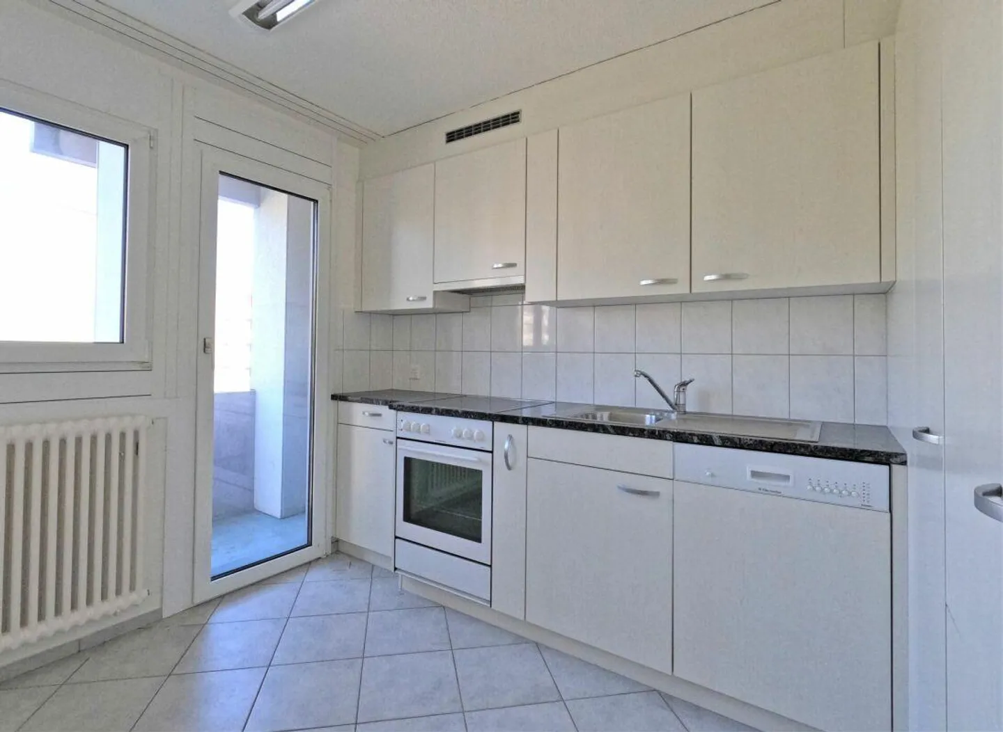 Arrive & Feel Good - Beautiful Apartment in Gossau! - Photo 2 of 8