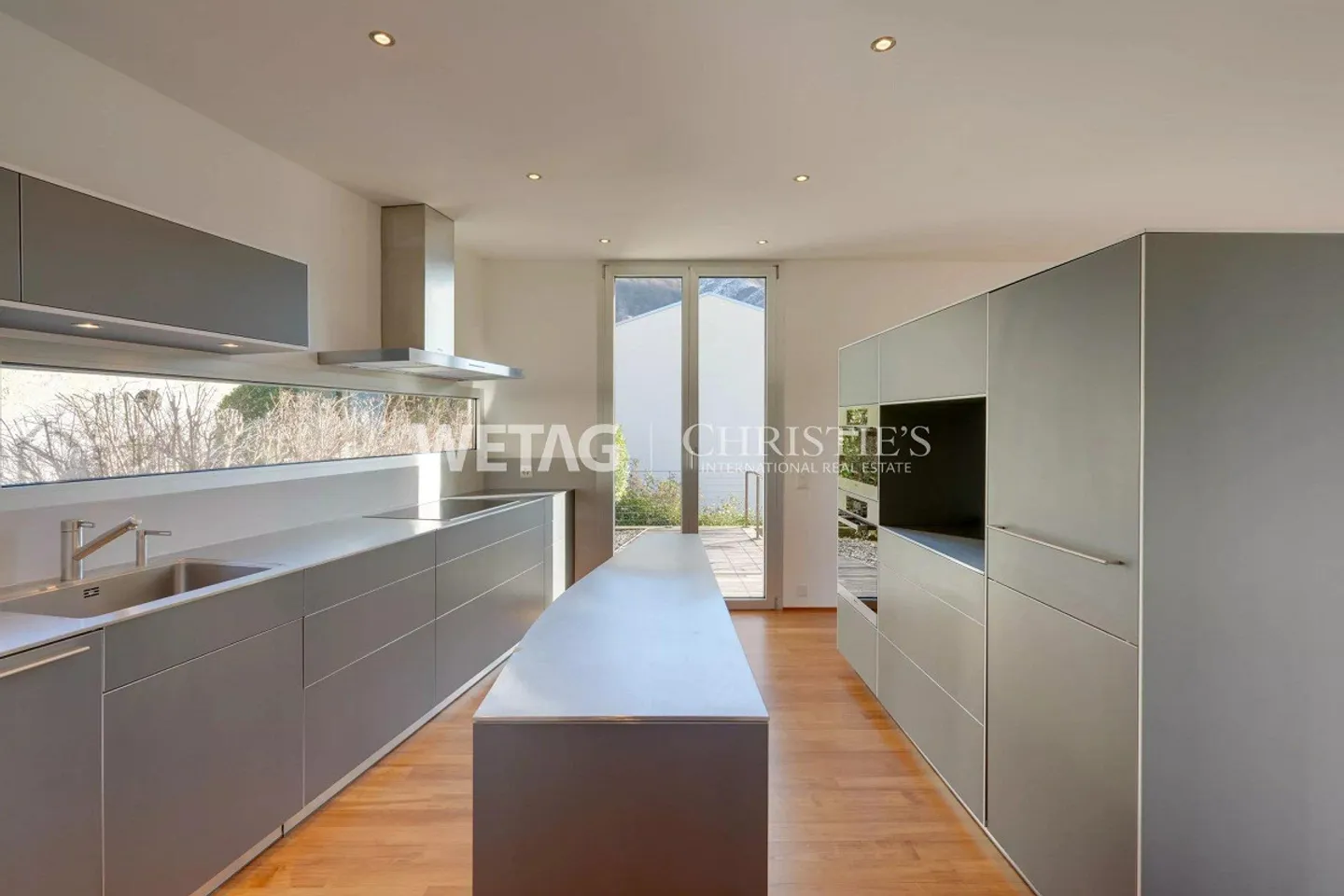 Modern villa with spacious terraces & garden for sale in Bironico - Photo 6 of 13