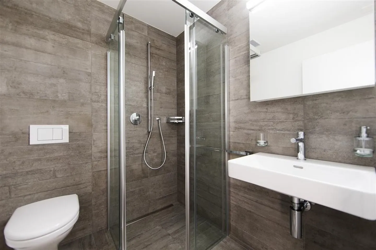Beautiful 3.5 room apartment in Domat/Ems for rent! - Photo 5 of 7