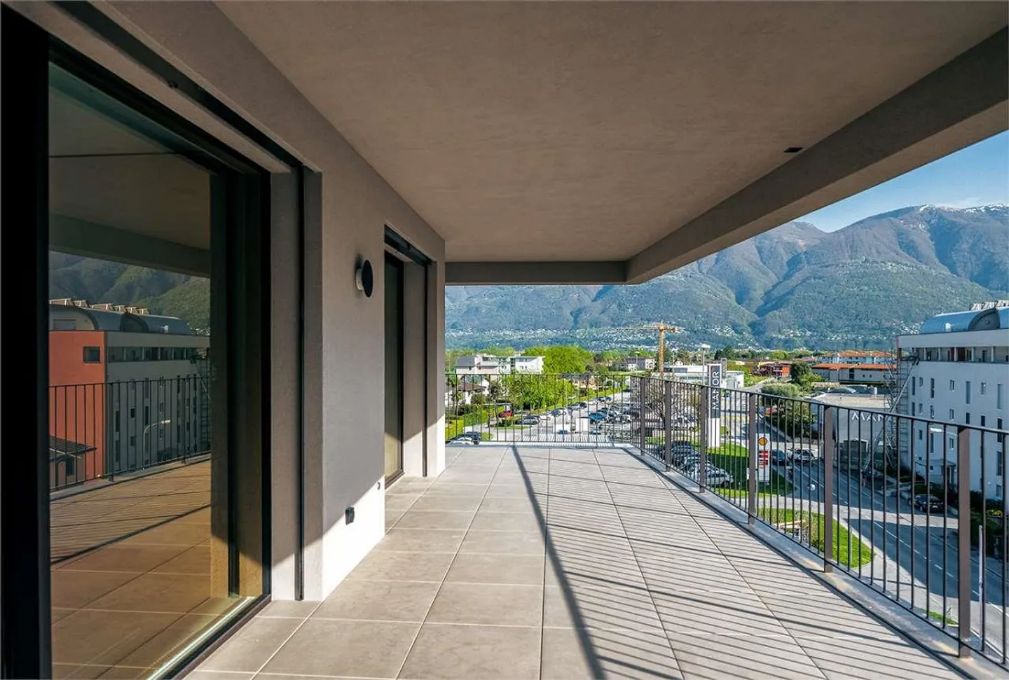 Appartement moderne de 3,5 pièces dans la Residenza Solaia - Photo 2 sur 13