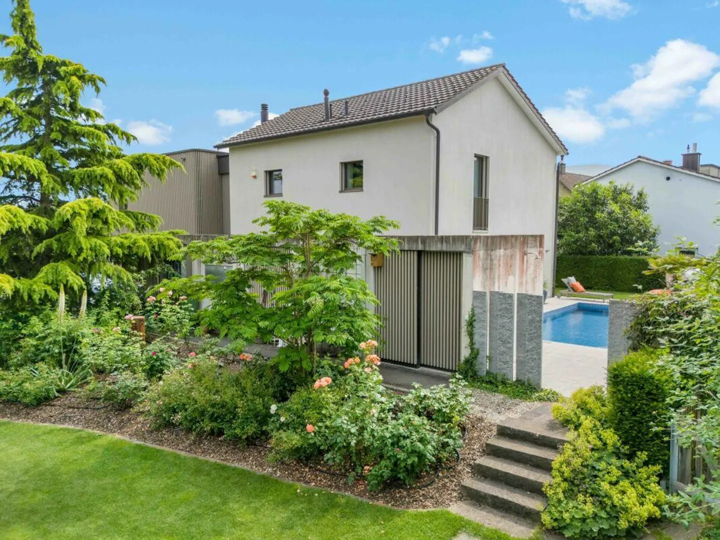 Villa luxueuse de 6,5 pièces avec magnifique jardin, piscine et étang à koi - Photo 21 sur 21
