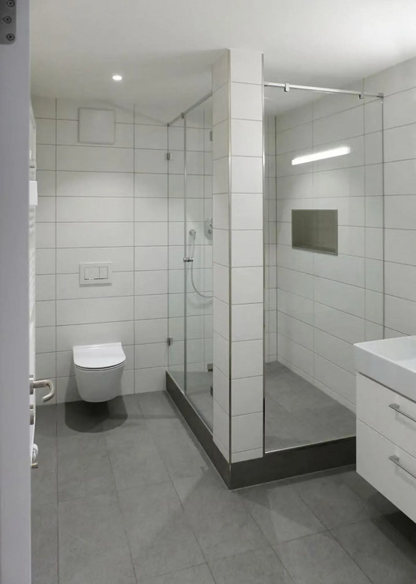 Condominium de 3,5 pièces comme neuf dans un emplacement idéal directement sur le Rhin - Photo 2 sur 8