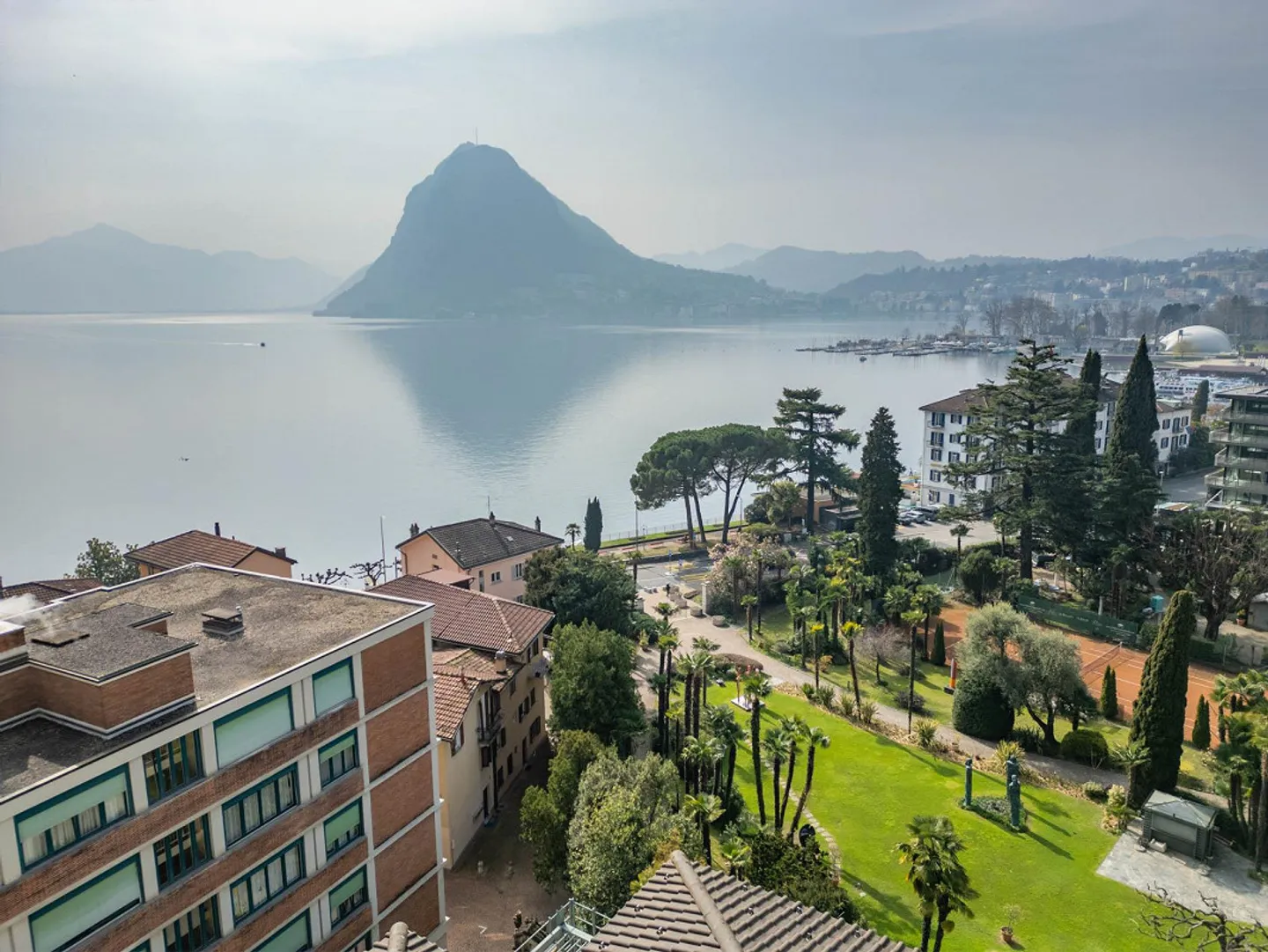 À deux pas du lac et du centre, appartement meublé de 2,5 pièces - Photo 1 sur 7