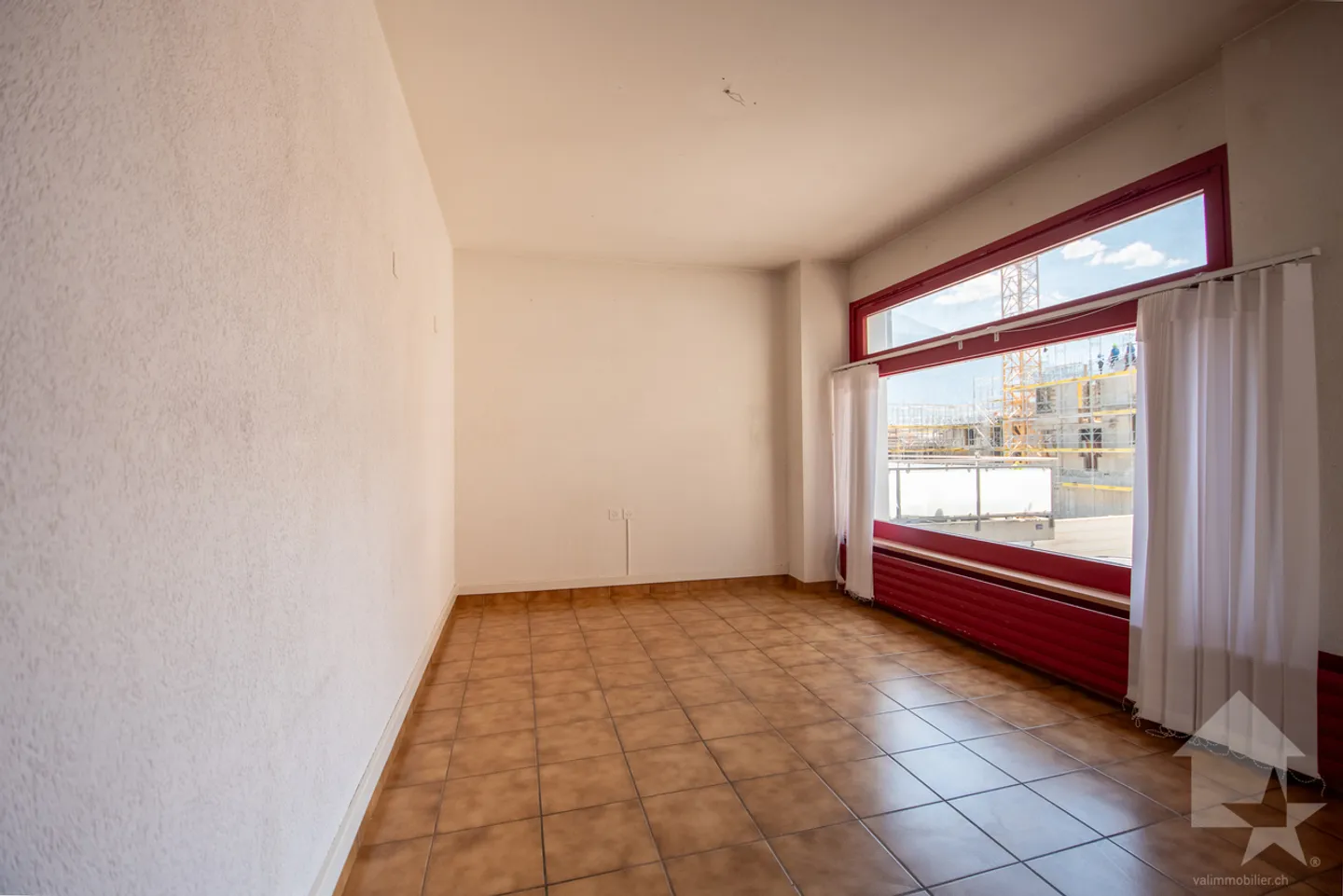 Village house in the heart of Fully to renovate - Photo 3 of 9