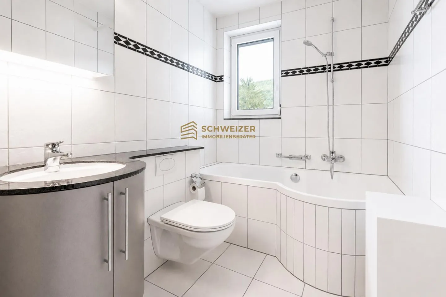 Helle 2.5-Zimmer-Wohnung mit Balkon - Foto 3 von 3