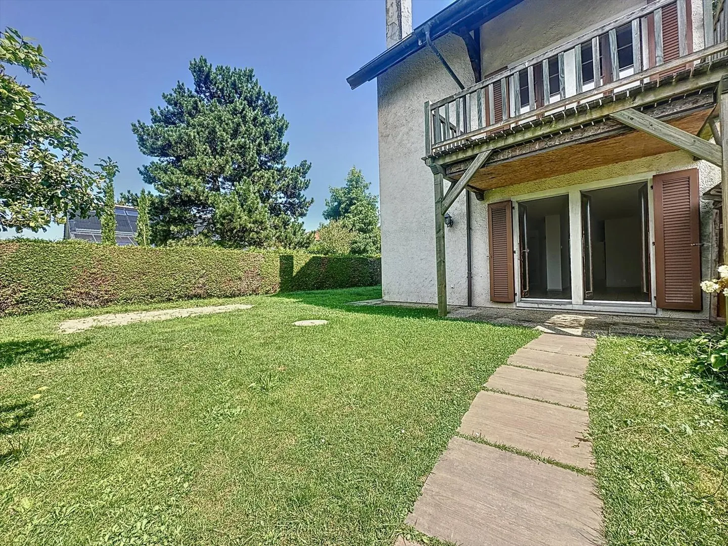 Appartamento di 3,5 stanze con terrazza e giardino! - Foto 1 di 13