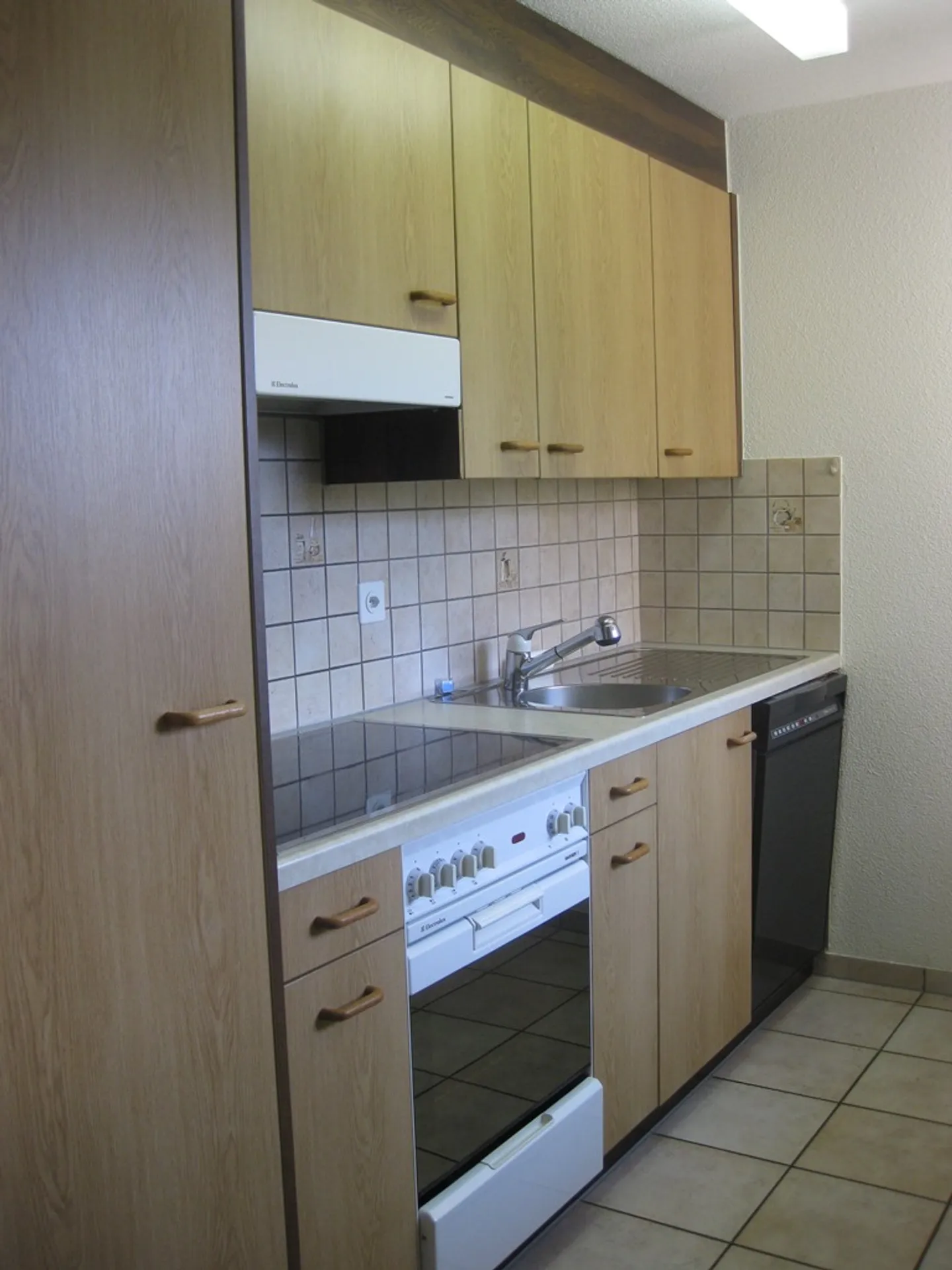 Apartment for rent - Photo 3 of 6